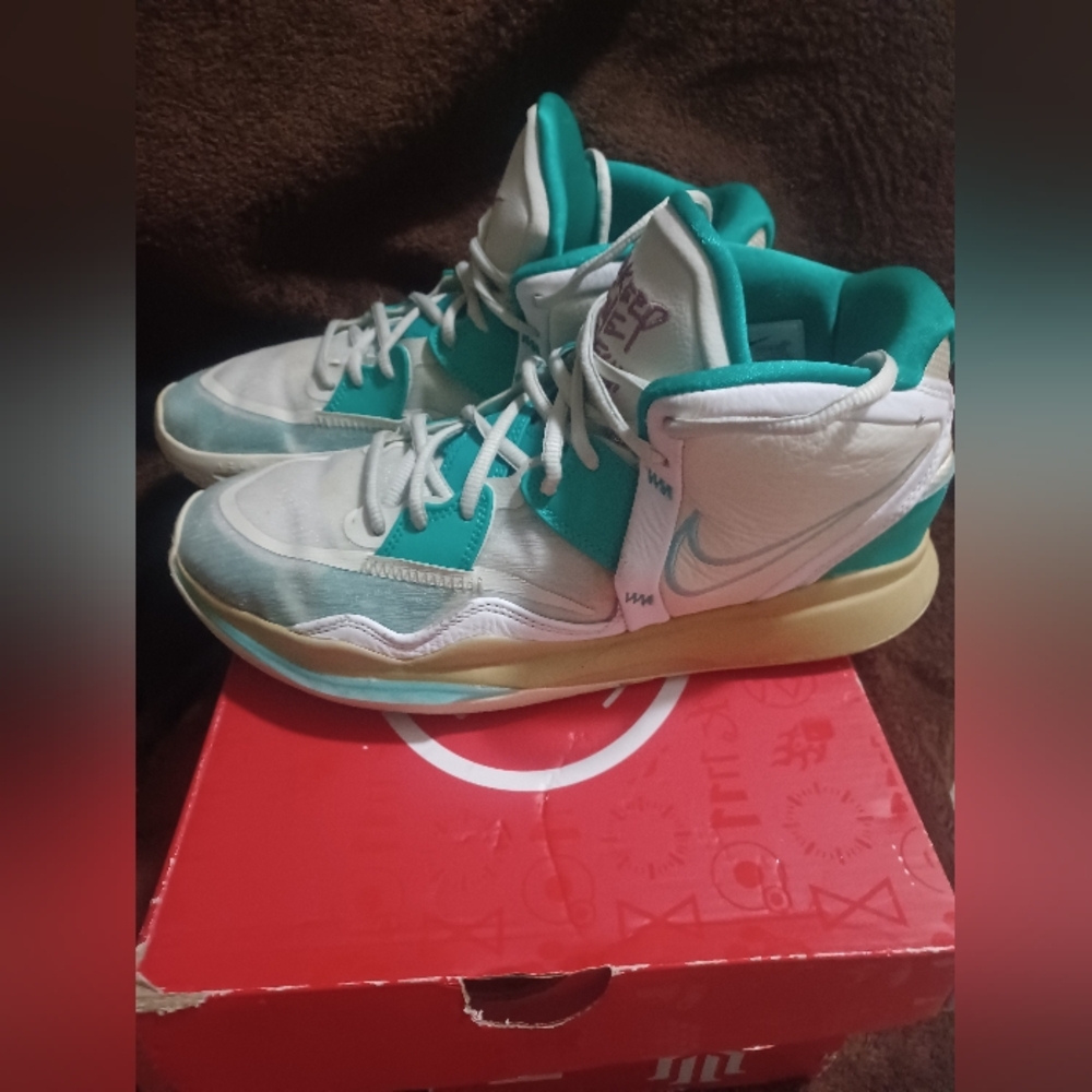 Nike Kyrie Infinity Keep Sue Fresh Size 10
